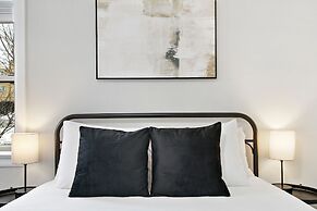 Fascinating 1BR Apartment in Skokie