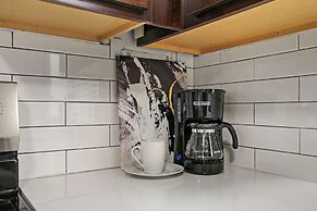 Fascinating 1BR Apartment in Skokie