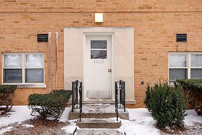 Fascinating 1BR Apartment in Skokie