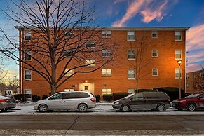 Fascinating 1BR Apartment in Skokie