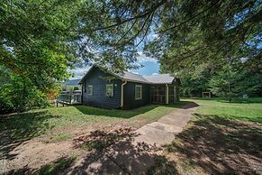 Moonshiner's Cabin Minutes From Two Wheels!