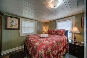 Moonshiner's Cabin Minutes From Two Wheels!