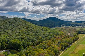 Moonshiner's Cabin Minutes From Two Wheels!