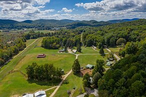 Moonshiner's Cabin Minutes From Two Wheels!