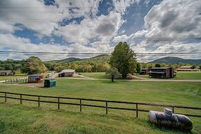 Moonshiner's Cabin Minutes From Two Wheels!