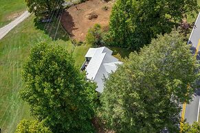 Moonshiner's Cabin Minutes From Two Wheels!