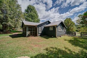 Moonshiner's Cabin Minutes From Two Wheels!