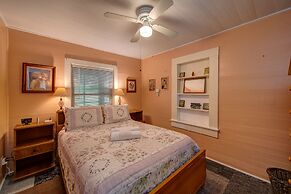 Moonshiner's Cabin Minutes From Two Wheels!