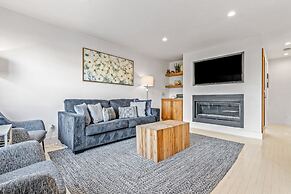 Your Dream Seaside Vacation! Charming 2 BDR Home