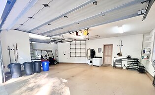 Spacious 4 BDR Home in Desirable Abbey Springs!