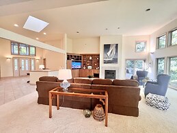 Spacious 4 BDR Home in Desirable Abbey Springs!