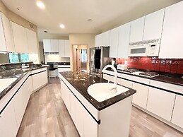 Spacious 4 BDR Home in Desirable Abbey Springs!