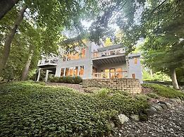 Spacious 4 BDR Home in Desirable Abbey Springs!