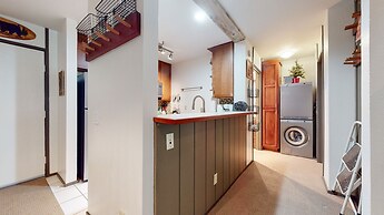 Escape to The Summit - Pool & HT Next Door