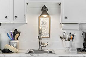 Branson Vacation Station - Charming 1 BDR Condo in the Middle of Every