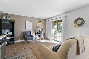 Branson Vacation Station - Charming 1 BDR Condo in the Middle of Every