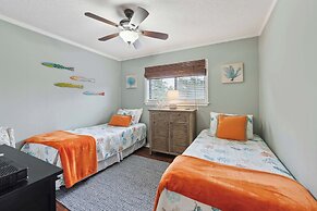 Resort Bungalow Private Boardwalk to the Ocean!