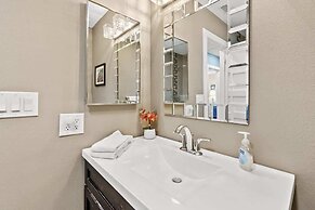 3 BDR Desert Oasis in the Heart of Palm Springs!