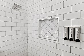 3 BDR Desert Oasis in the Heart of Palm Springs!