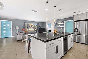 3 BDR Desert Oasis in the Heart of Palm Springs!