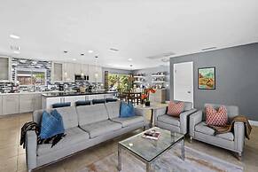 3 BDR Desert Oasis in the Heart of Palm Springs!