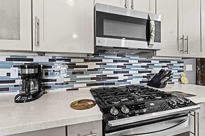 3 BDR Desert Oasis in the Heart of Palm Springs!