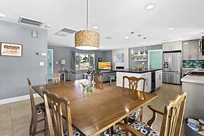 3 BDR Desert Oasis in the Heart of Palm Springs!