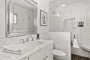 3 BDR Desert Oasis in the Heart of Palm Springs!