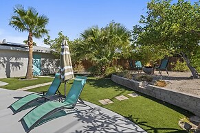3 BDR Desert Oasis in the Heart of Palm Springs!