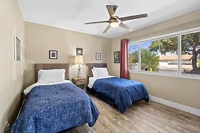 3 BDR Desert Oasis in the Heart of Palm Springs!