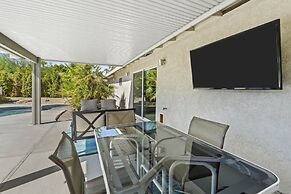 3 BDR Desert Oasis in the Heart of Palm Springs!