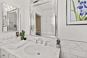 3 BDR Desert Oasis in the Heart of Palm Springs!