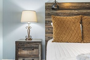 Dora - Holiday Hills Branson - Golf Resort - Branson - Outdoor Pools