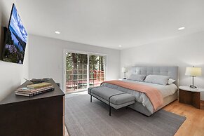 NEW Zephyr Cove Zen - Hot tub & Summer Pool