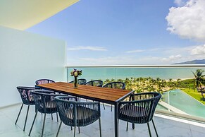 NEW Beachfront Marítima Condos 2 Pools