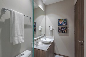 NEW Beachfront Marítima Condos 2 Pools