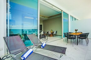 NEW Beachfront Marítima Condos 2 Pools