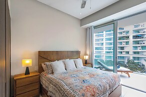 NEW Beachfront Marítima Condos 2 Pools