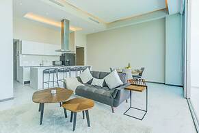 NEW Beachfront Marítima Condos 2 Pools