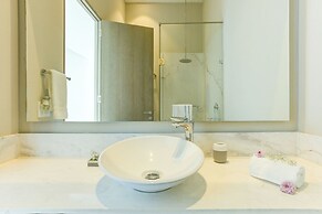 NEW Beachfront Marítima Condos 2 Pools