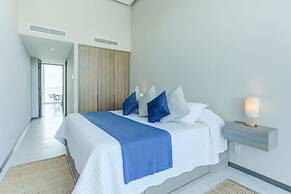 NEW Beachfront Marítima Condos 2 Pools