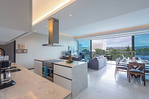 NEW Beachfront Marítima Condos 2 Pools