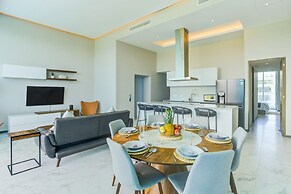 NEW Beachfront Marítima Condos 2 Pools