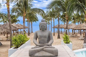 NEW Beachfront Marítima Condos 2 Pools