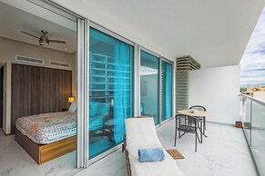 NEW Beachfront Marítima Condos 2 Pools