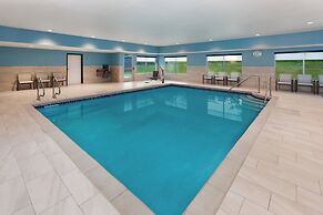 Holiday Inn Express & Suites Reedsburg - Dells Area by IHG