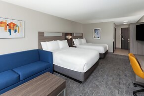 Holiday Inn Express & Suites Reedsburg - Dells Area by IHG
