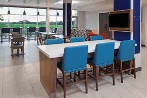 Holiday Inn Express & Suites Reedsburg - Dells Area by IHG