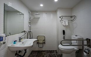 Golden Beach Resort & Spa