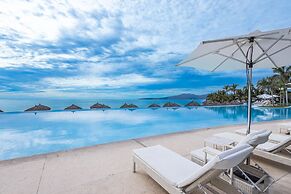 NEW Beach Club Game Room Cinema Condos